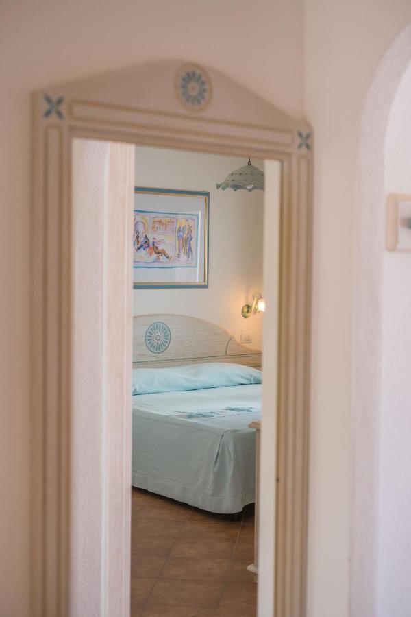 Le Residenze Del Golfo Di Orosei Aparthotel Екстериор снимка