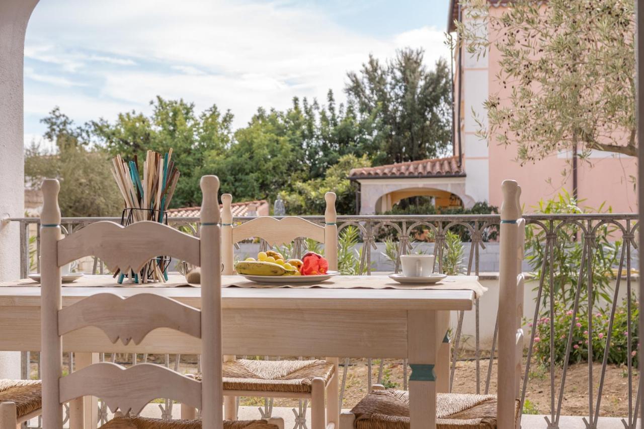 Le Residenze Del Golfo Di Orosei Aparthotel Екстериор снимка