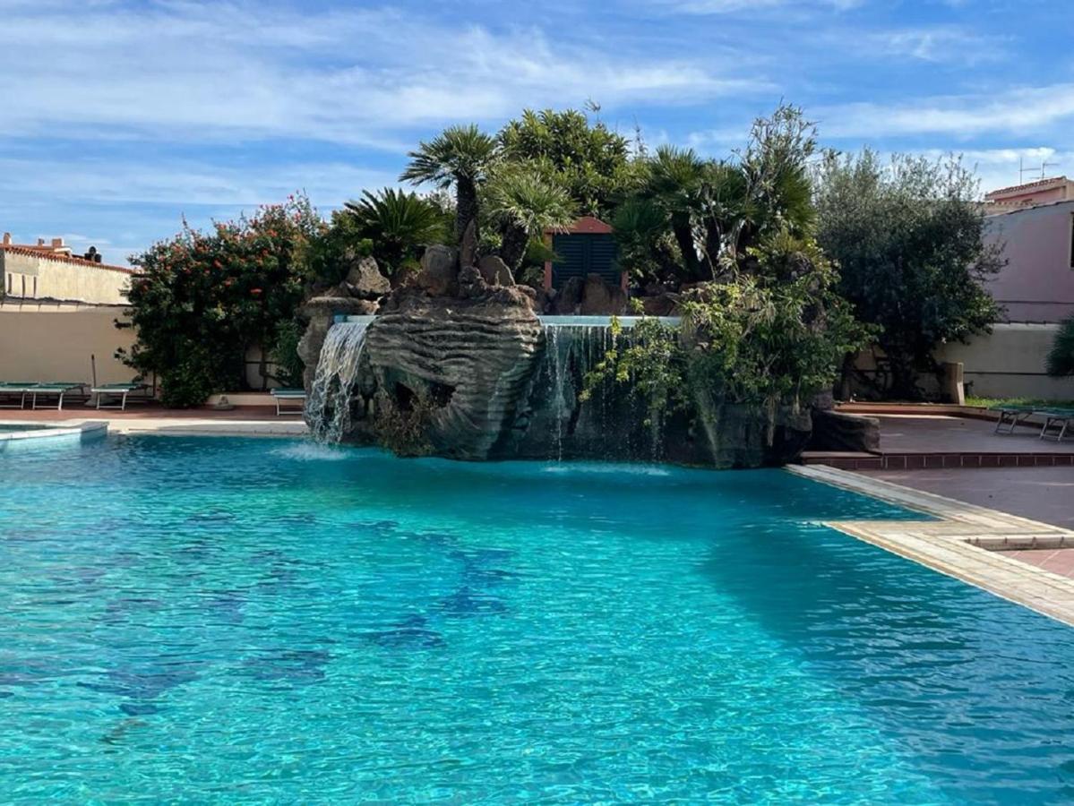 Le Residenze Del Golfo Di Orosei Aparthotel Екстериор снимка