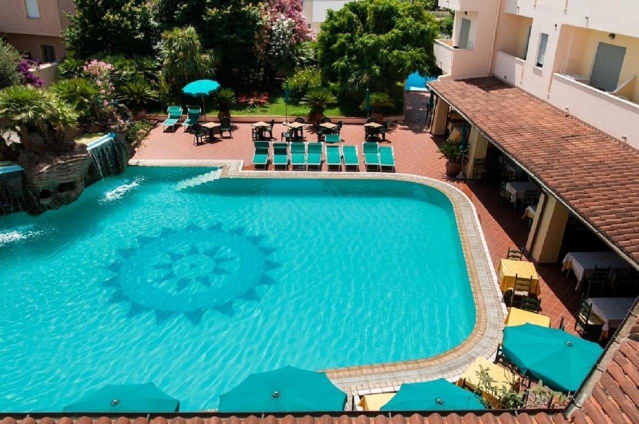 Le Residenze Del Golfo Di Orosei Aparthotel Екстериор снимка