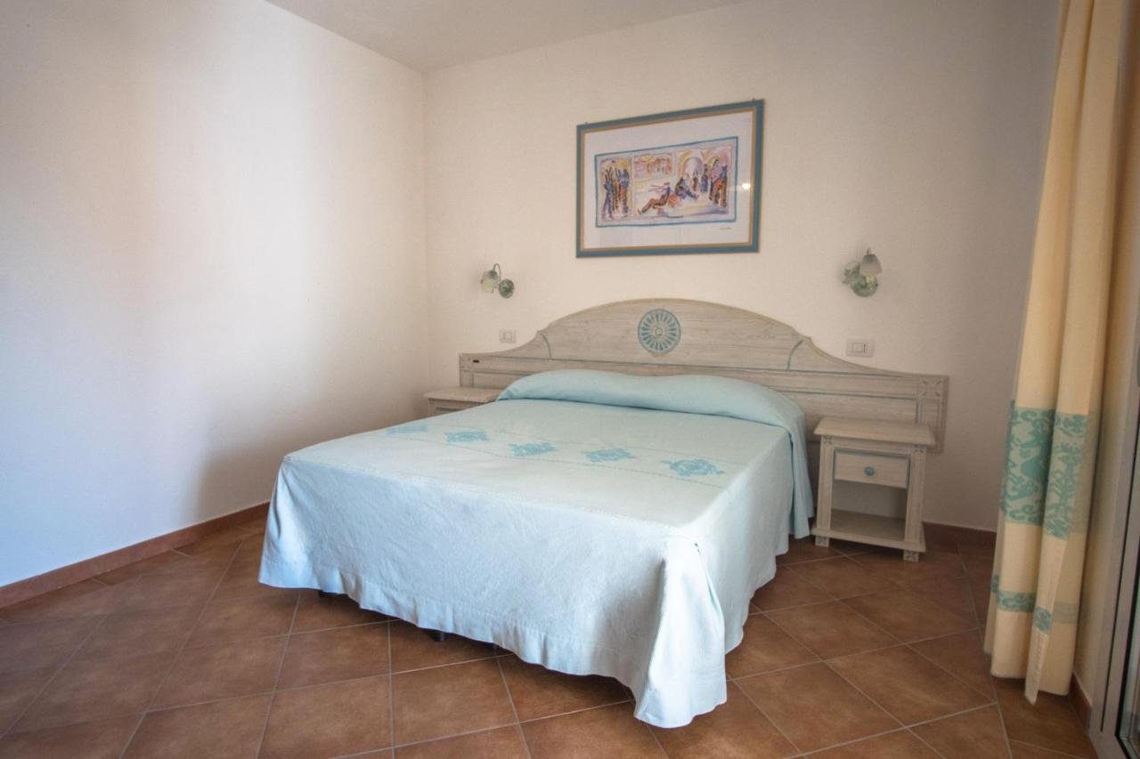 Le Residenze Del Golfo Di Orosei Aparthotel Екстериор снимка