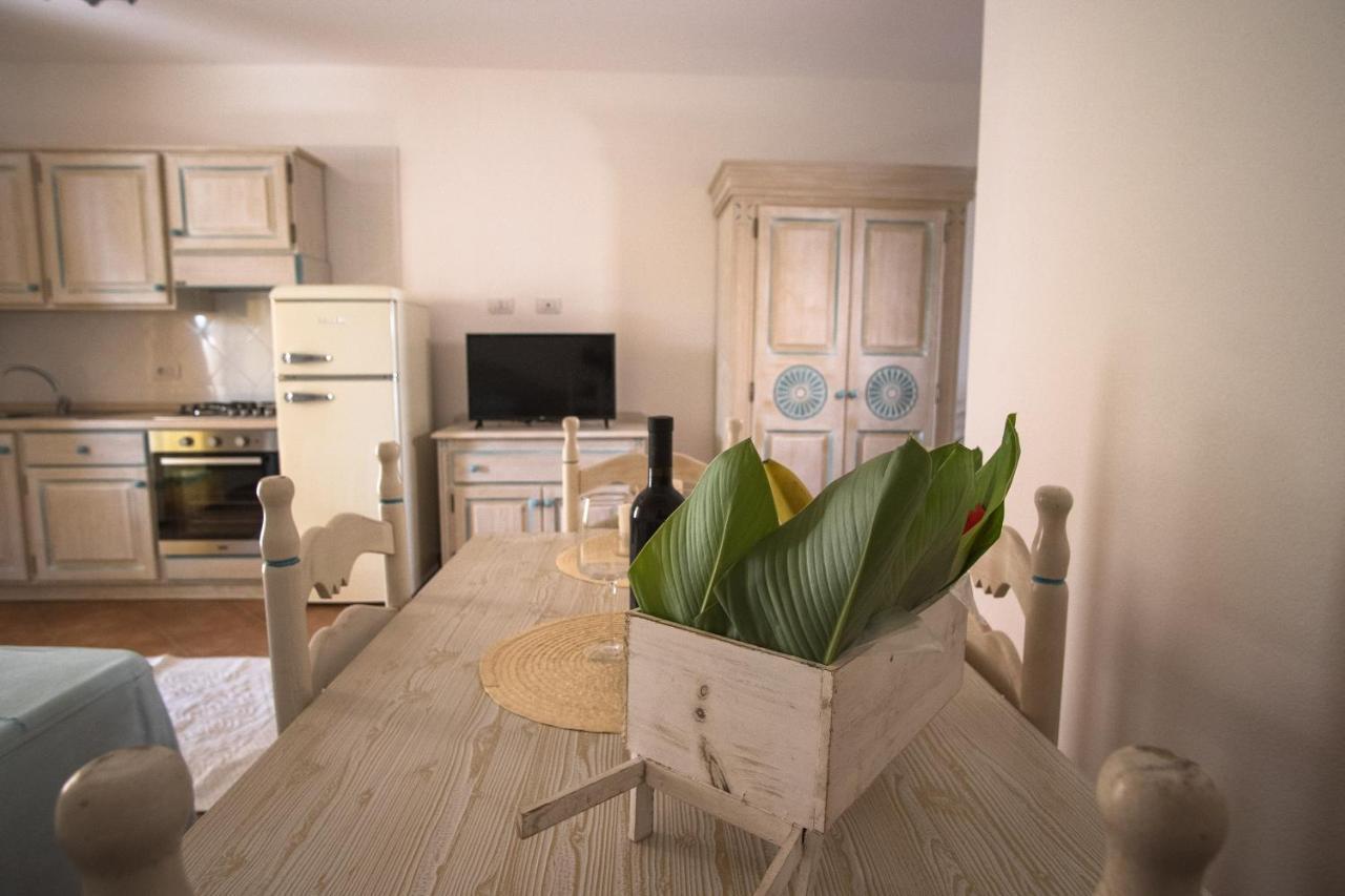 Le Residenze Del Golfo Di Orosei Aparthotel Екстериор снимка
