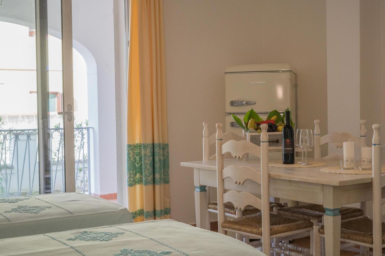 Le Residenze Del Golfo Di Orosei Aparthotel Екстериор снимка