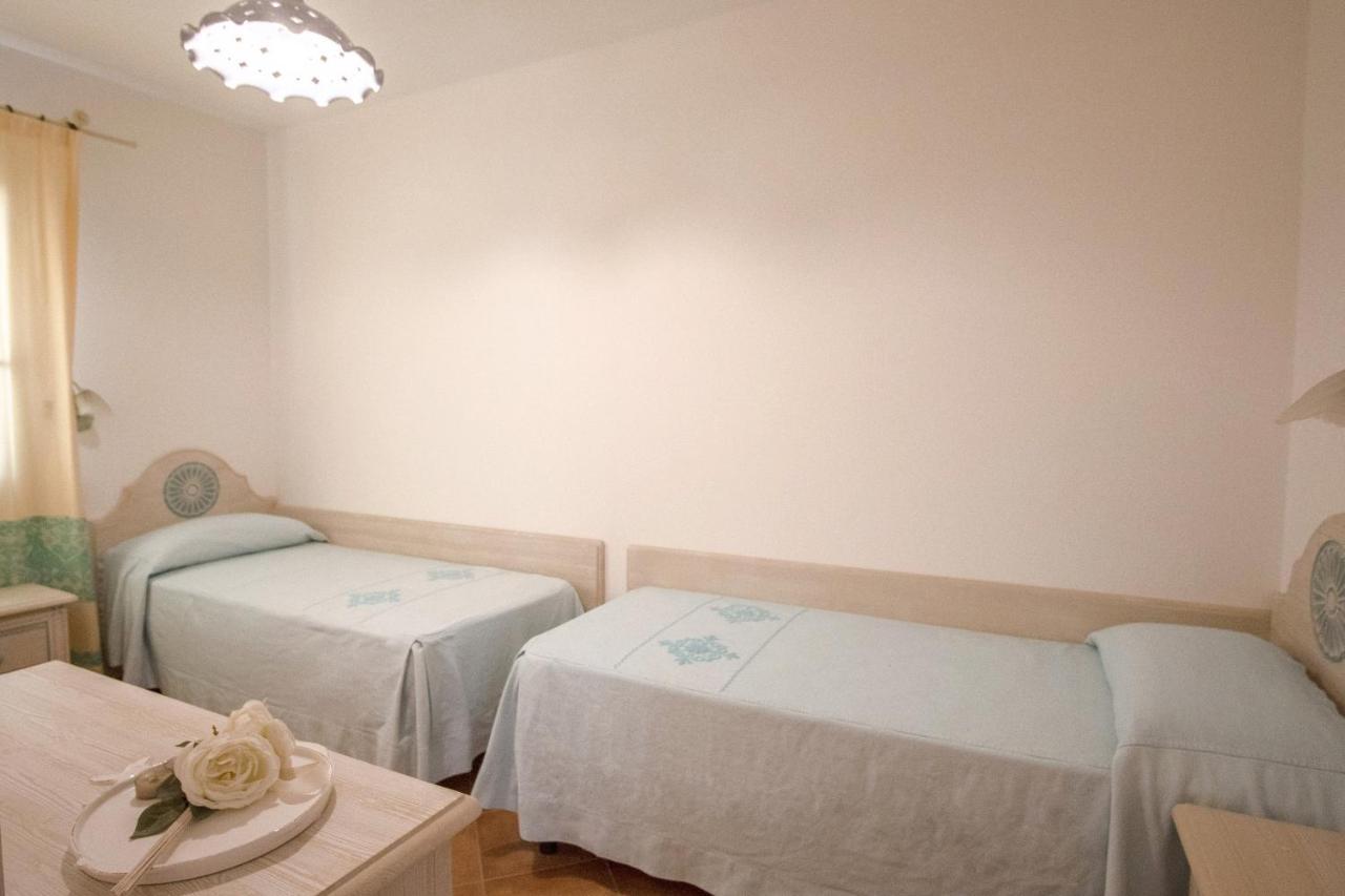 Le Residenze Del Golfo Di Orosei Aparthotel Екстериор снимка