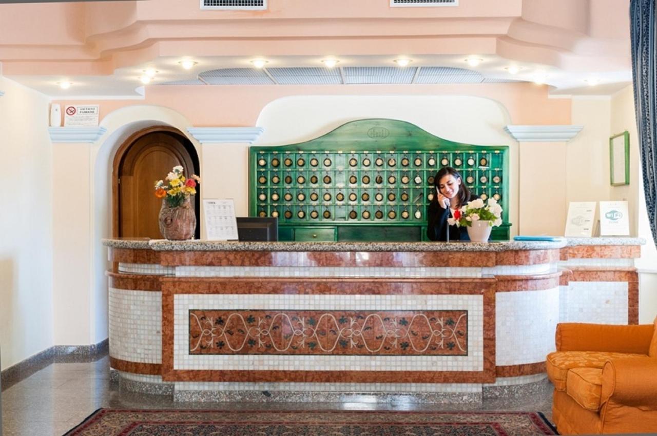 Le Residenze Del Golfo Di Orosei Aparthotel Екстериор снимка